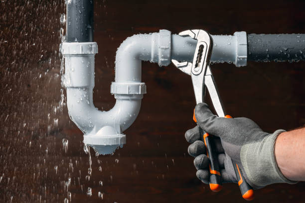 Professional Leak Detection technician working in Canehill, AR